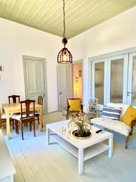 Traditionellt Stenhus i Khandrinós