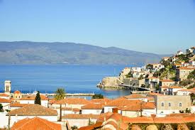 Hydra Town: Avkopplande Terrass med Panoramautsikt över Havet